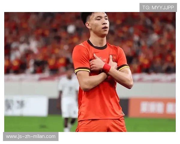 球员在国家队表现稳定被教练称赞，国家队球员足球