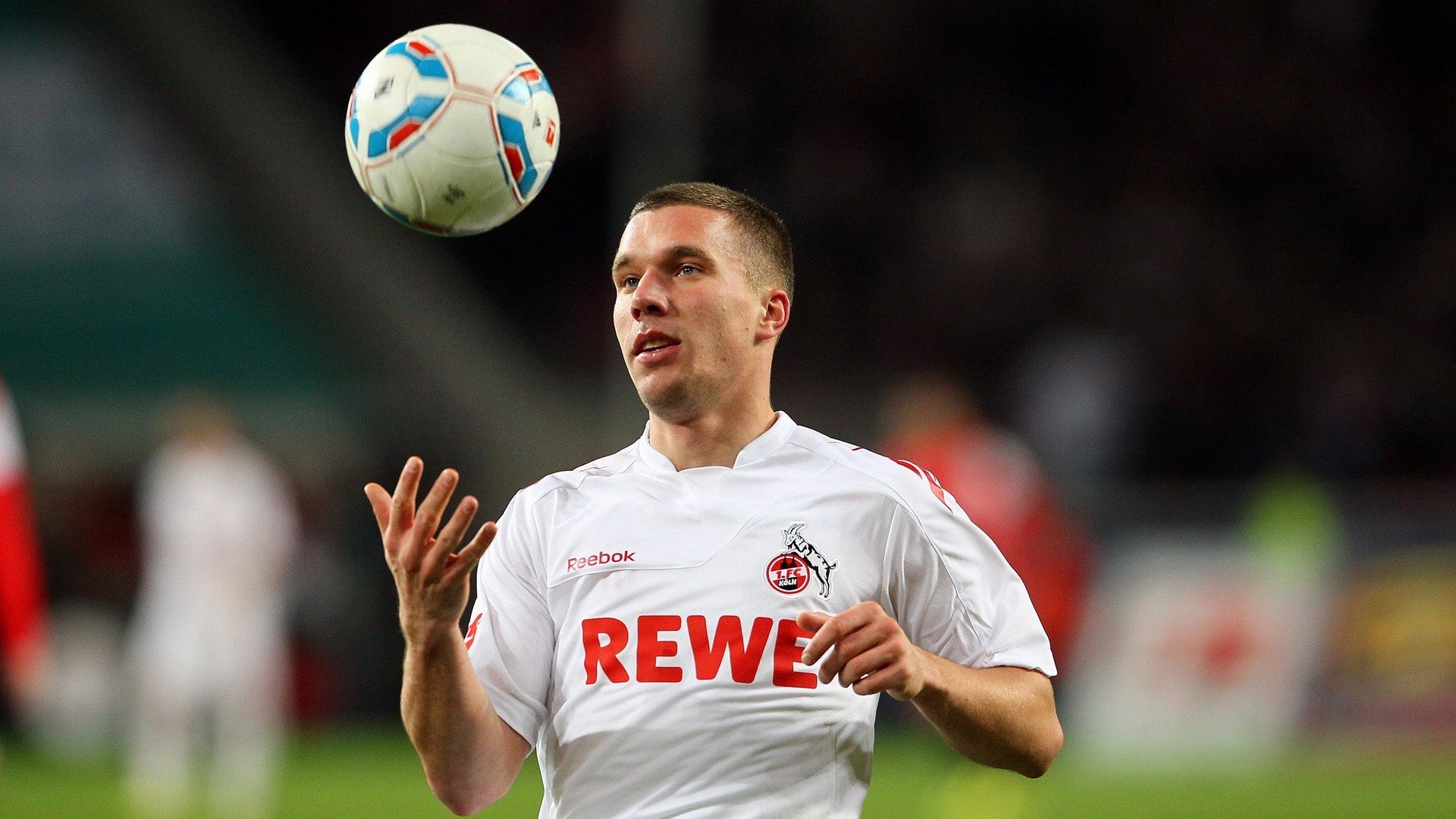 F1史上首次!争冠三人最终积分或打平,维斯塔潘需包揽剩余冠军!